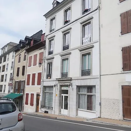 Comme Un Chalet Au Pied Des Montagnes *